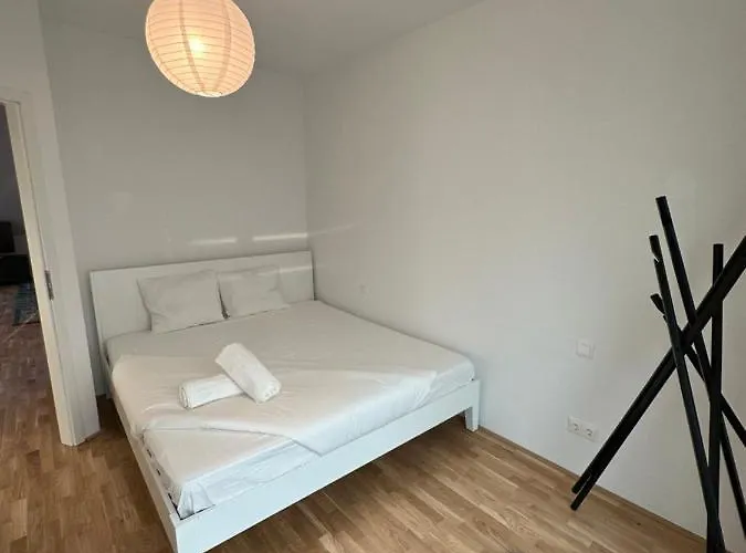 New With Spacious Balcony 18 Βιέννη
