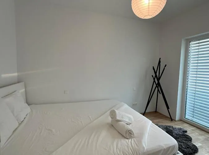 New With Spacious Balcony 18 Βιέννη